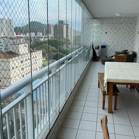 Lindo Apartamento A 50 Metros Da Praia Γκουαρούχα Εξωτερικό φωτογραφία