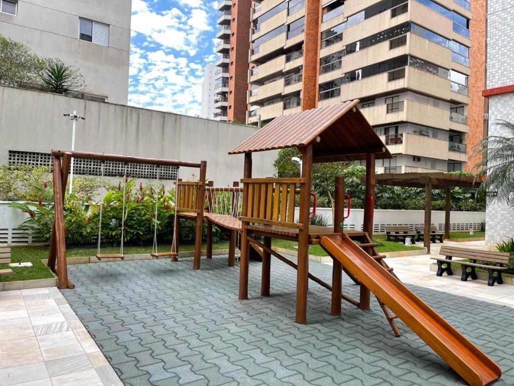 Lindo Apartamento A 50 Metros Da Praia Γκουαρούχα Εξωτερικό φωτογραφία