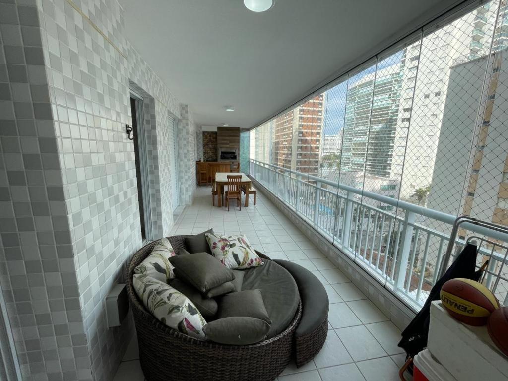Lindo Apartamento A 50 Metros Da Praia Γκουαρούχα Εξωτερικό φωτογραφία