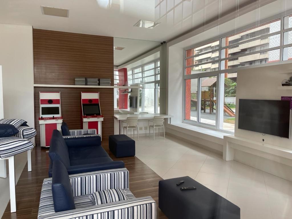 Lindo Apartamento A 50 Metros Da Praia Γκουαρούχα Εξωτερικό φωτογραφία